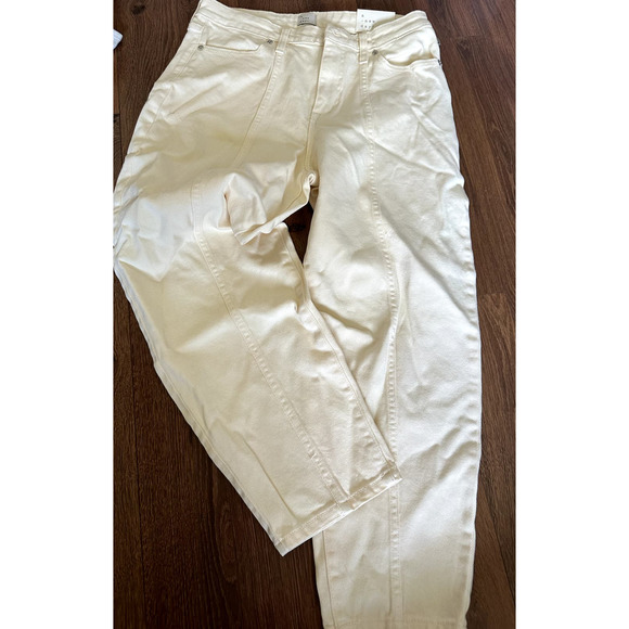 New a new day Tapered Leg Highest Rise Relaxed Hip & Thigh Cream Jeans Sz 6 - Picture 2 of 9